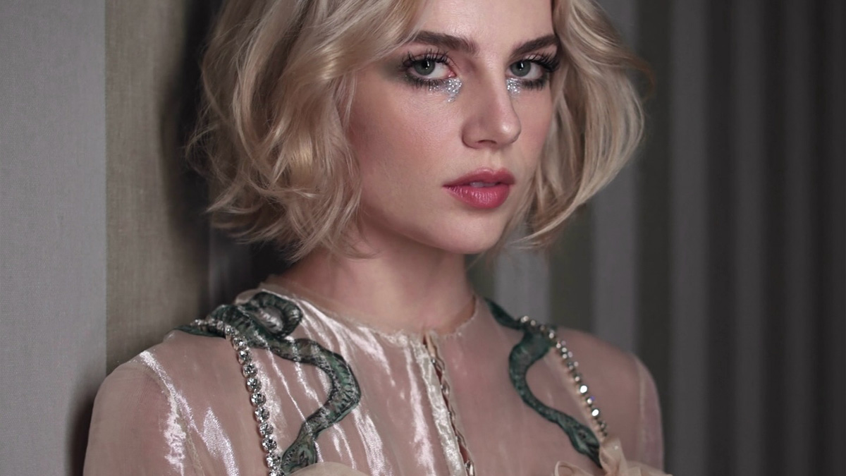 Lucy boynton the dreamers of betanic